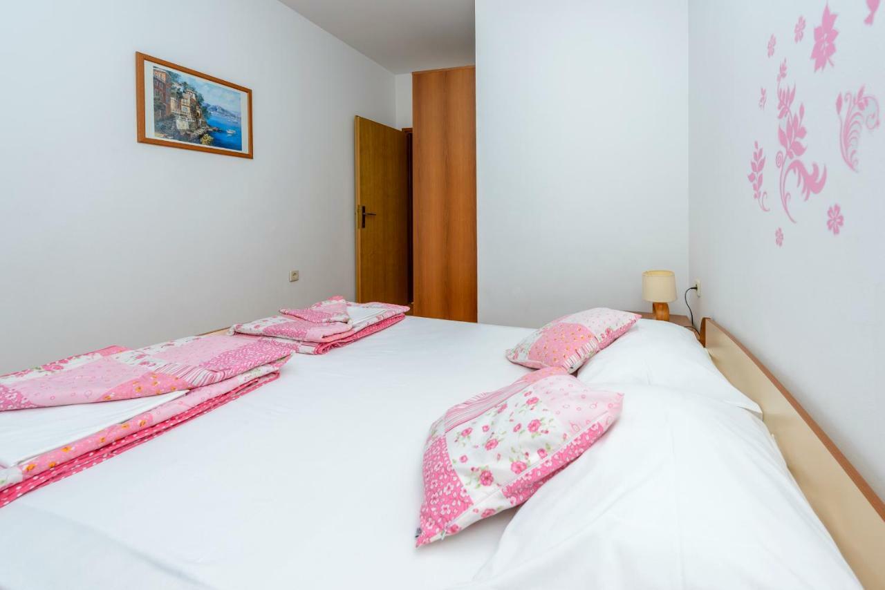 Guest House Villa Bellevue 2 ซัฟทัท ภายนอก รูปภาพ