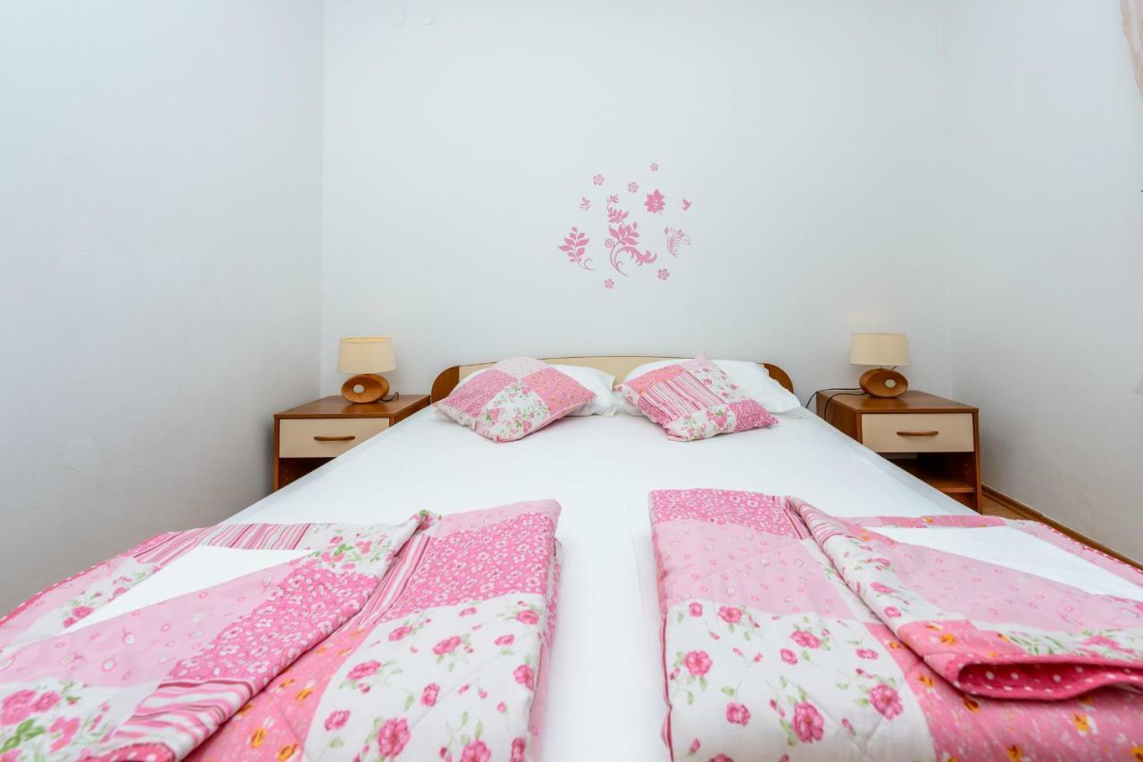 Guest House Villa Bellevue 2 ซัฟทัท ภายนอก รูปภาพ