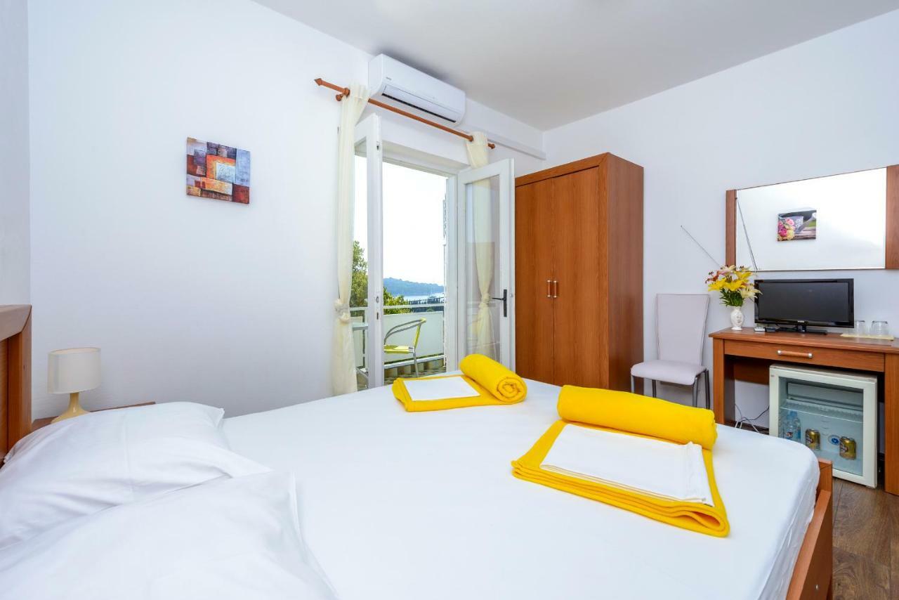Guest House Villa Bellevue 2 ซัฟทัท ภายนอก รูปภาพ