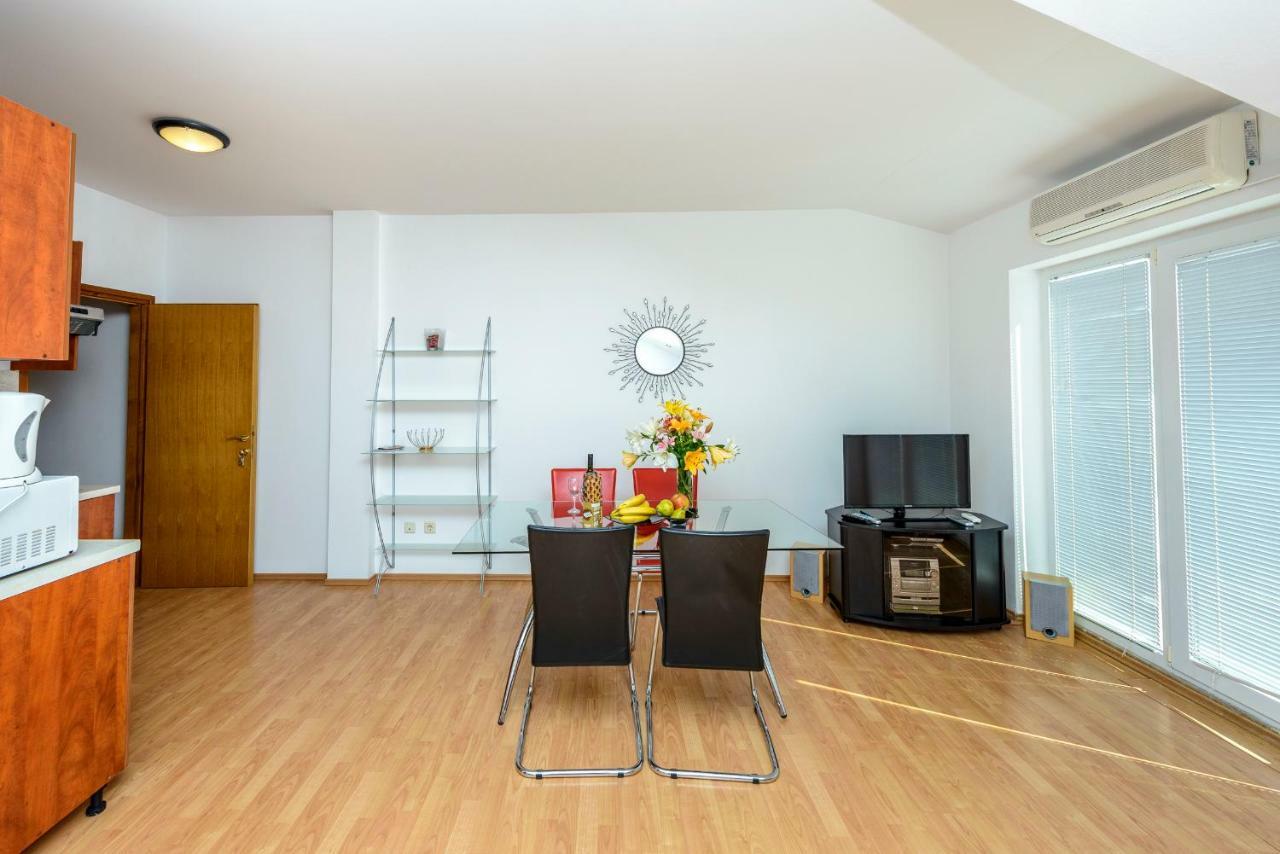 Guest House Villa Bellevue 2 ซัฟทัท ภายนอก รูปภาพ