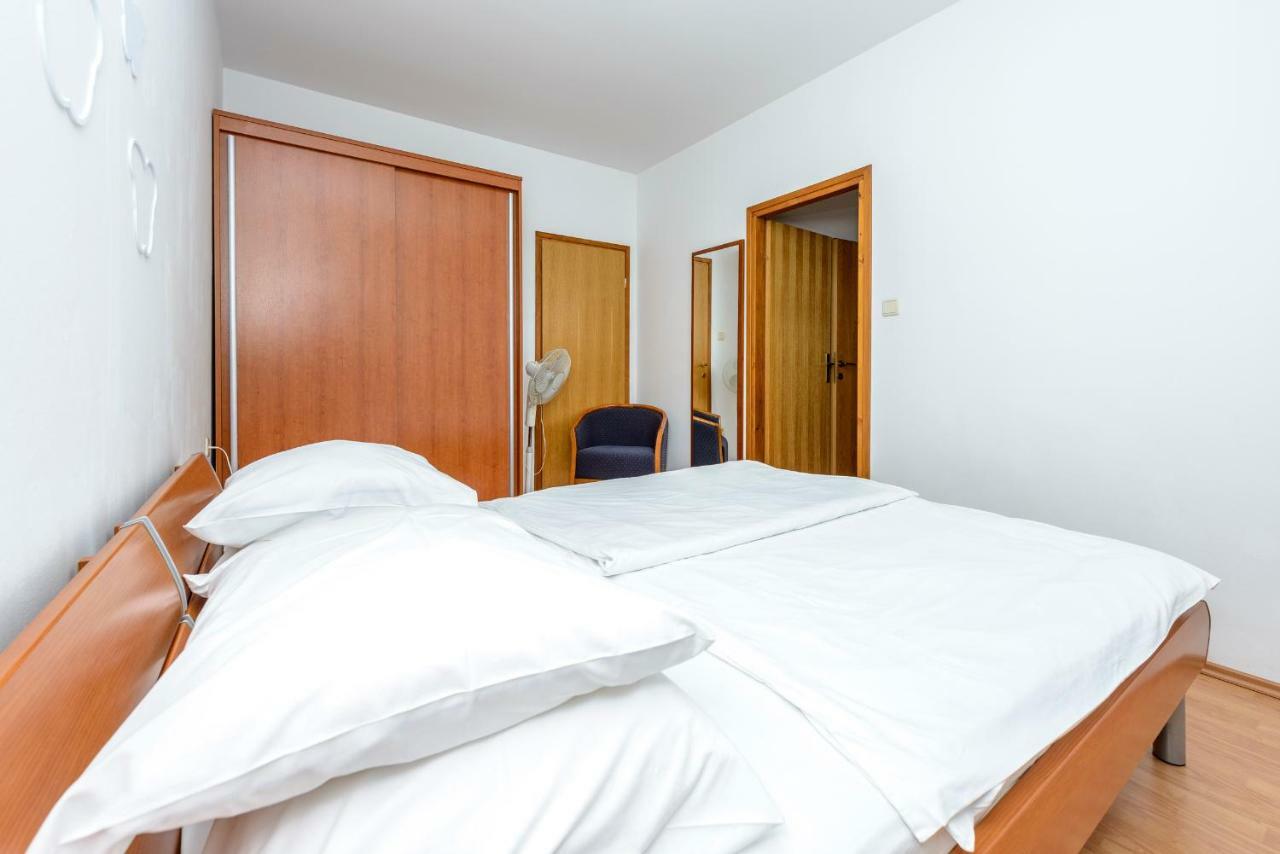 Guest House Villa Bellevue 2 ซัฟทัท ภายนอก รูปภาพ